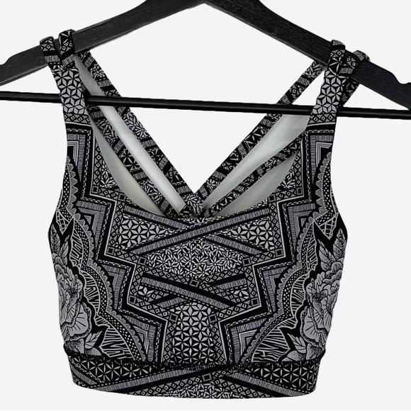 SOLD. Lululemon Energy Bra Inked Energy Bra Ice Grey Black 6 - Picture 5 of 9